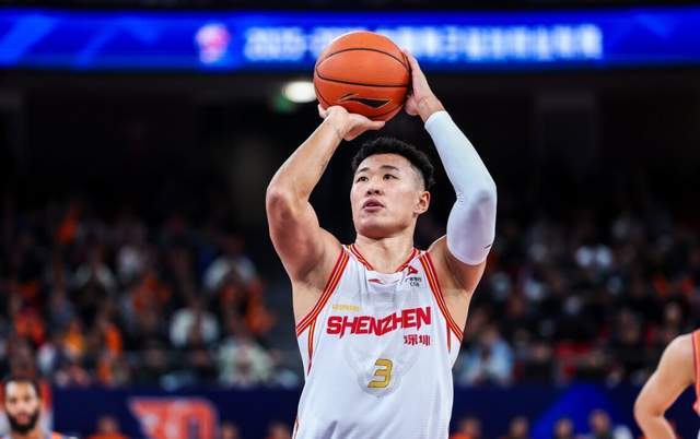 乐鱼体育app下载-毫无悬念！贺希宁加冕CBA常规赛MVP，场均狂砍20+5+4还要率队争冠