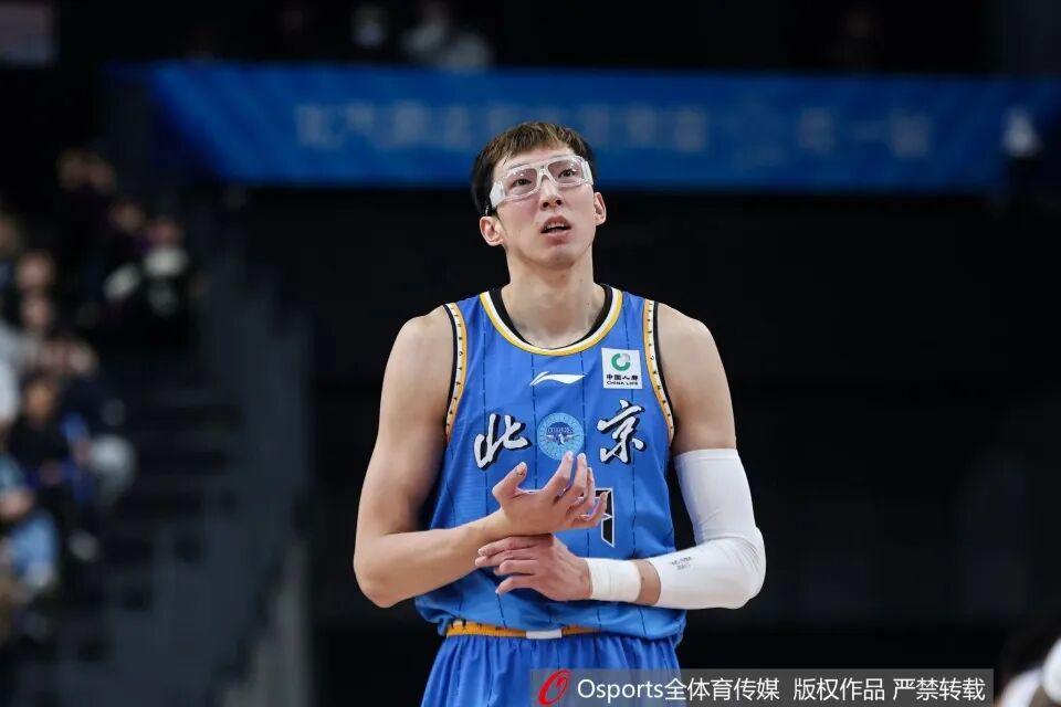 乐鱼体育官方网站-CBA告别24年垄断，迎来全新乱世！上一次没辽粤，姚明夺冠